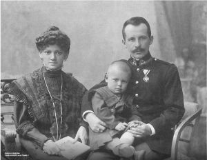 Karol Wojtyła z rodzicami zdjęcie Centrum Myśli Jana Pawła II