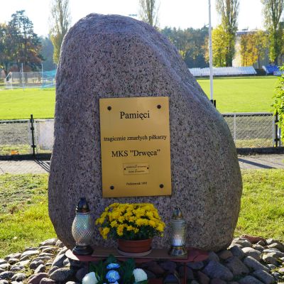 Pamiętamy o tragicznie zmarłych piłkarzach oraz kibicach MKS „Drwęca”
