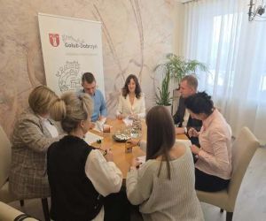 Osoby podpisujące umowę