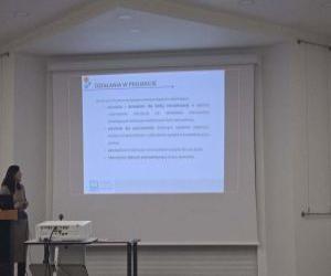 przedstawienie prezentacji przez osobę kompetentną