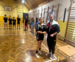 Pan Klugewicz z uczennicą