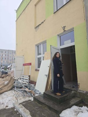 Pani Burmistrz Dominika przed wejściem na salę