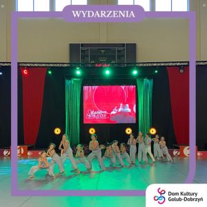 grupa taneczna wystepująca na scenie