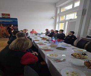 mieszkańcy podczas Miejskiej Wigilii