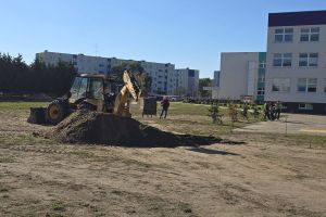 remont  boiska do piłki noznej w Szkole Podstawowej Nr 2 im. Orła Białego