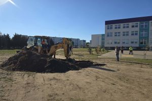 remont boiska do piłki nożnej w Szkole Podstawowej Nr 2 im. Orła Białego