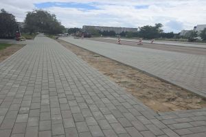 ulica Konopnickiej w trakcie remontu nowo położone chodniki