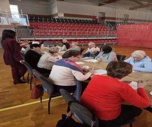 uczestnicy zajęć dla seniorów