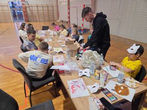 Aktywność i kreatywność – zajęcia Klubu Młodzieżowego