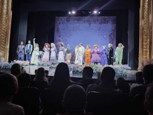 Magiczny dzień w teatrze – młodzież odkrywa kulisy sceny