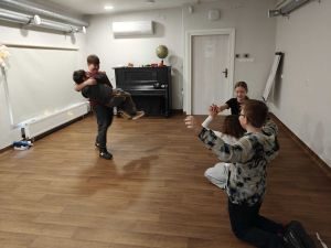 Magiczny dzień w teatrze – młodzież odkrywa kulisy sceny