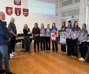 przemówienie Pani Skarbnik z drużyny siatkarskiej