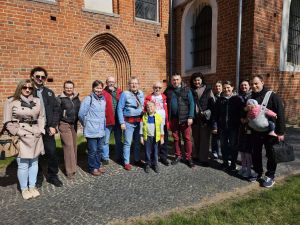 uczestnicy eskapady z przewodnikiem Panem Zygmuntem