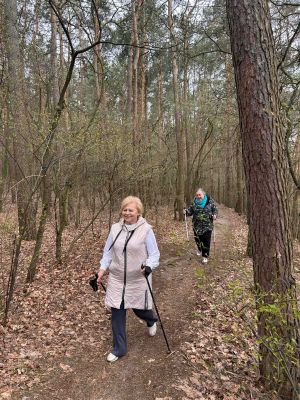 Pierwsze zajęcia nordic walking dla seniorów