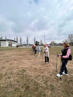 Pierwsze zajęcia nordic walking dla seniorów