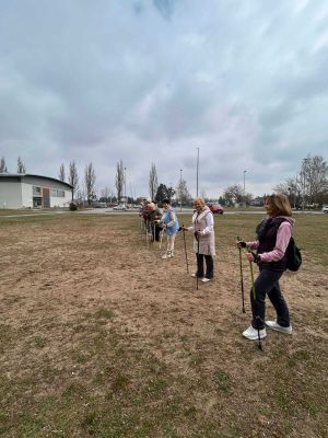 Pierwsze zajęcia nordic walking dla seniorów