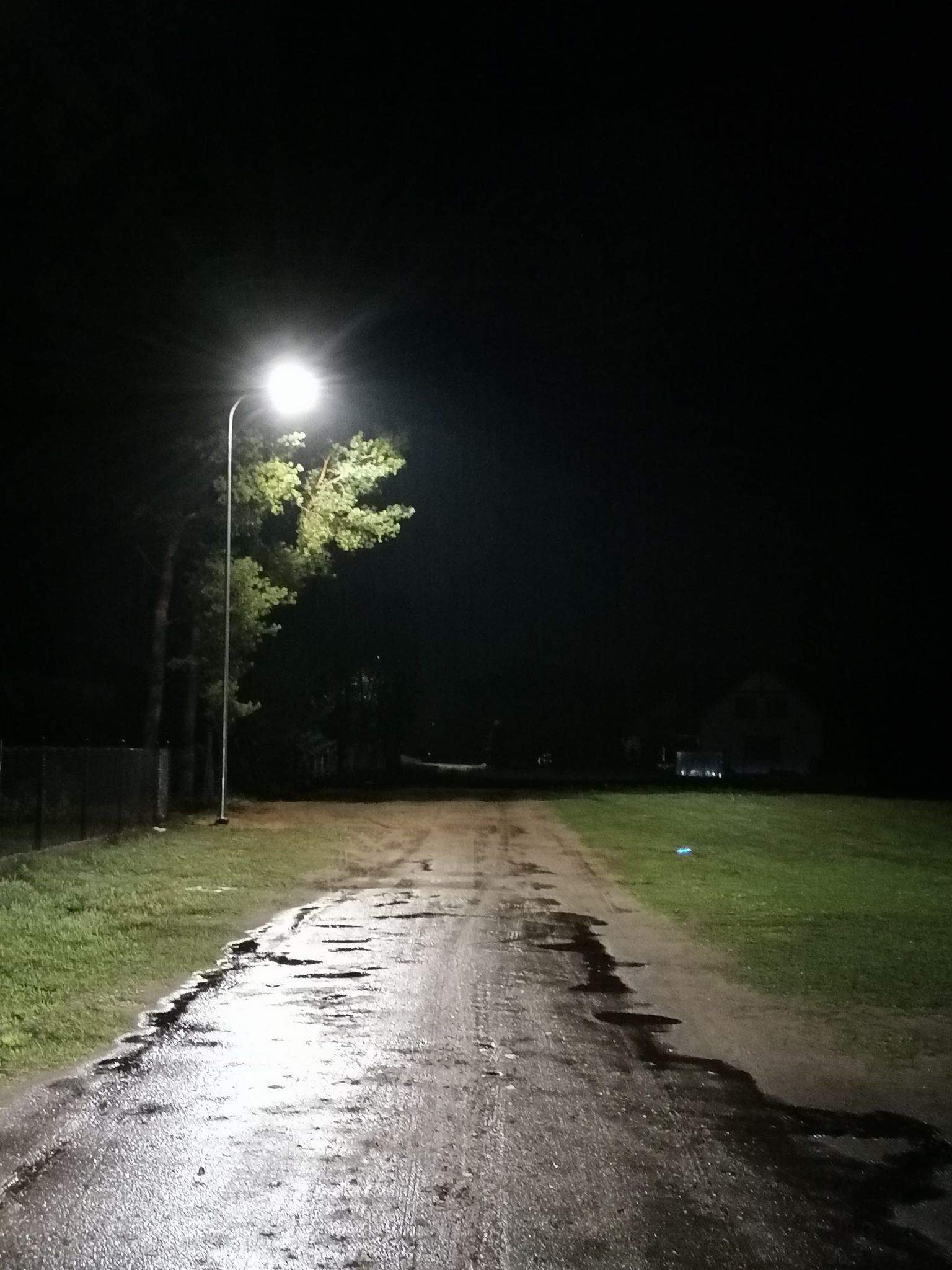 NOWE DWA PUNKTY ŚWIETLNE NA OSIEDLU KRÓLEWSKIM