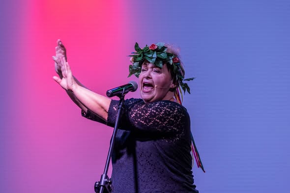 Dom Kultury w Golubiu-Dobrzyniu zaprasza wystawę oraz spektakl