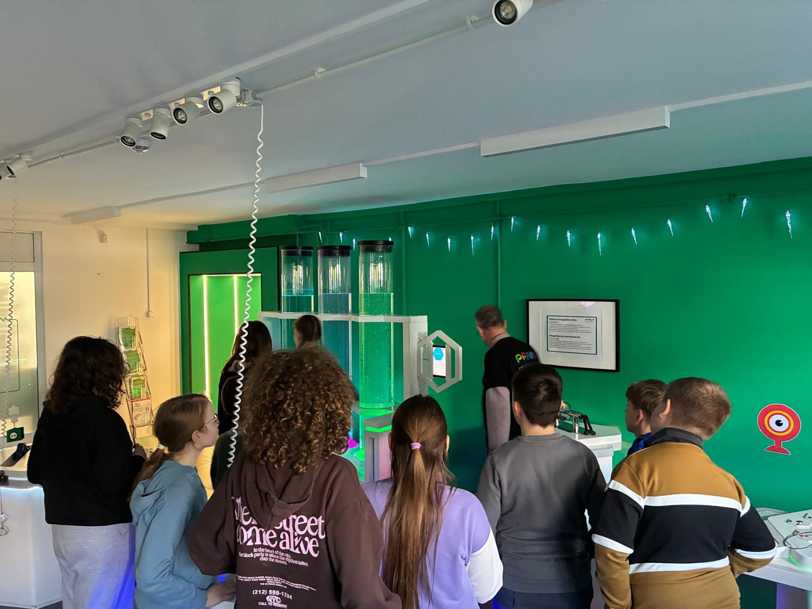 W ramach projektu „EU-geniusz w świecie naukowych żywiołów” odbyła się wycieczka edukacyjna do Laboratorium Wyobraźni Poznańskiego Parku Naukowo-Technologicznego w Poznaniu.